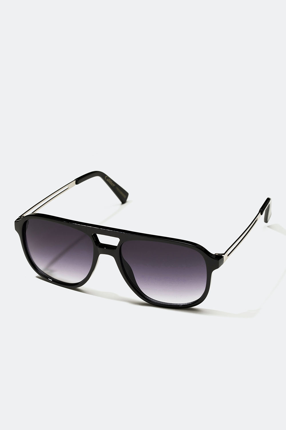Svarte solbriller i pilotdesign i gruppen Accessories / Solbriller hos Glitter (176000859000)