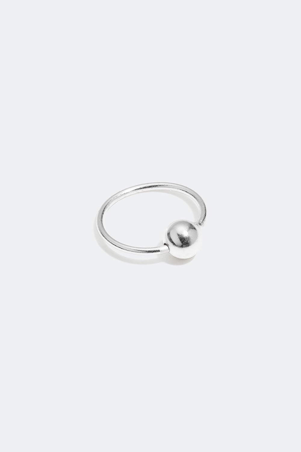 Nesepiercing i ekte sølv, ring med kule, 0,8 cm i gruppen Smykker hos Glitter (219138)