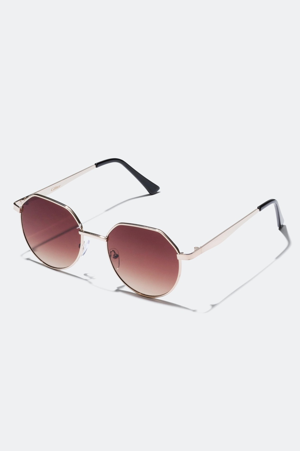 Solbriller, kantete med fargede linser i gruppen Accessories hos Glitter (322336)