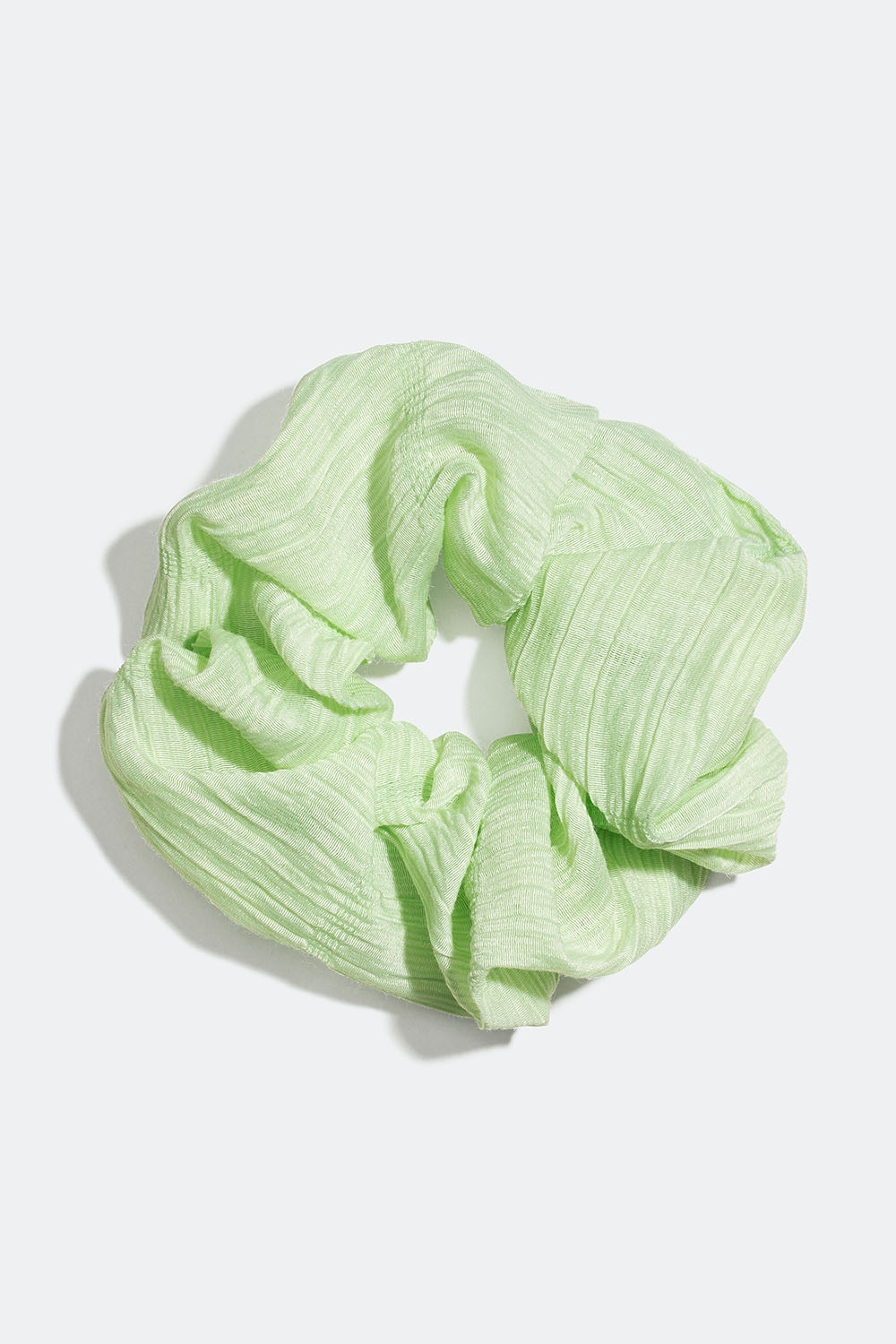 Grønn, rynket scrunchie i gruppen Håraccessories / Scrunchies hos Glitter (332000787600)