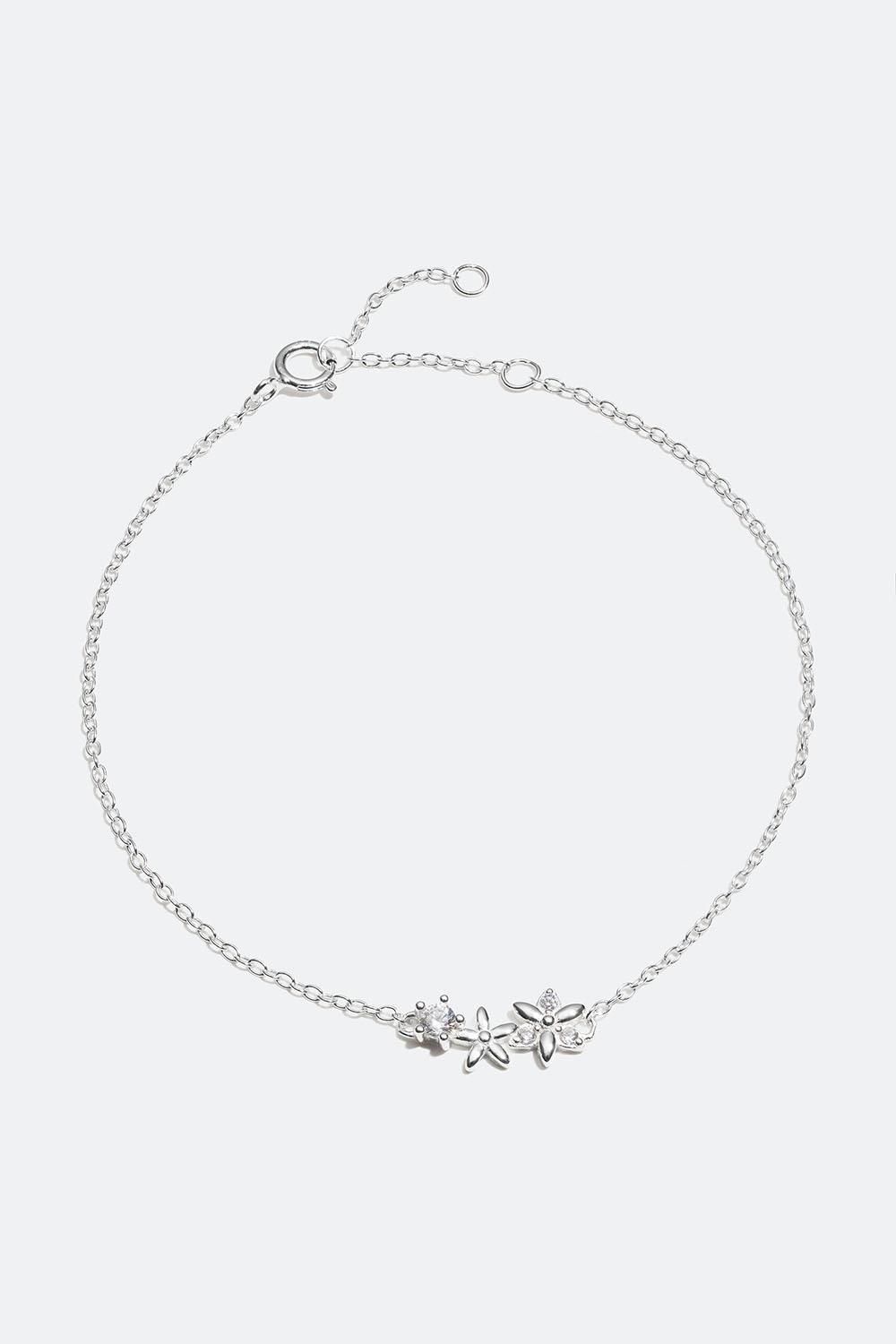 Armbånd i ekte sølv med blomster og zirkonia i gruppen Ekte sølv / Sølvarmbånd / Tynne hos Glitter (551000541001)