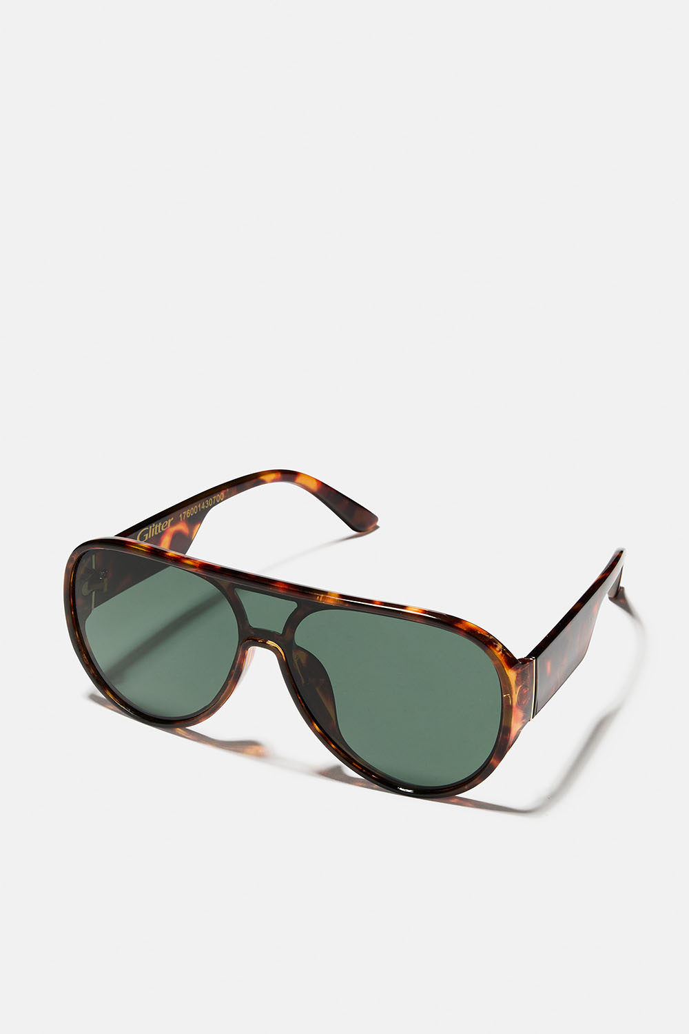 Brune, overdimensjonerte pilotsolbriller