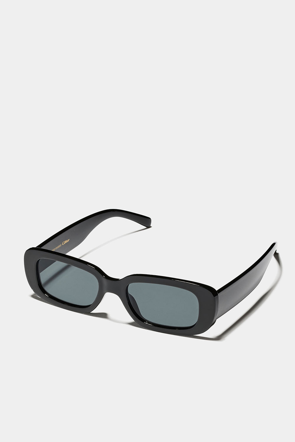 Svarte, rektangulære solbriller med avrundede kanter