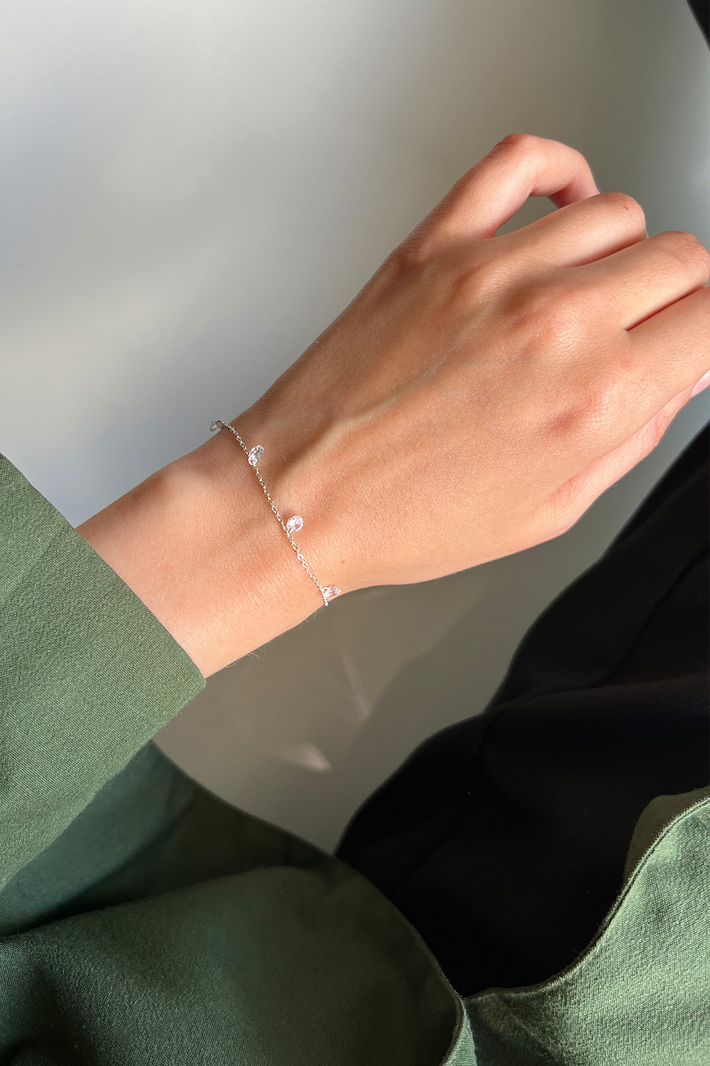 Sølvarmbånd med dekorative Cubic Zirconia-steiner