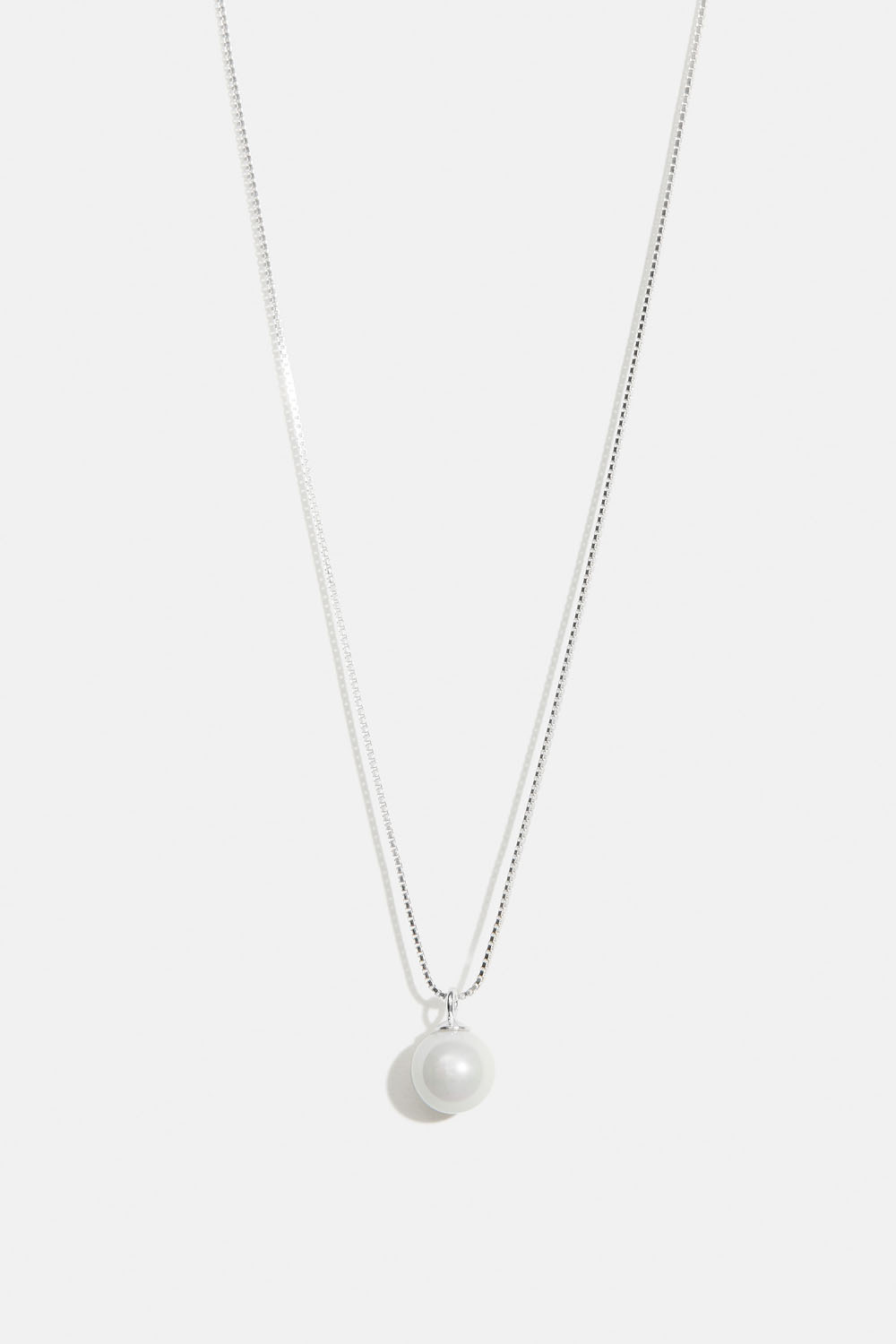 Halskjede i ekte sølv med rund perle.