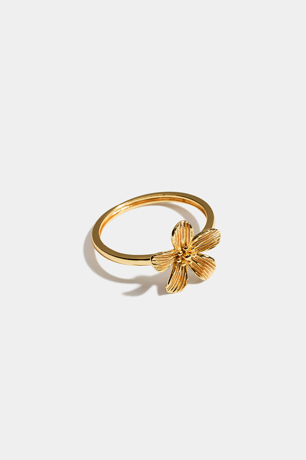 Ring i 18 karat gullbelagt sterlingsølv med blomst