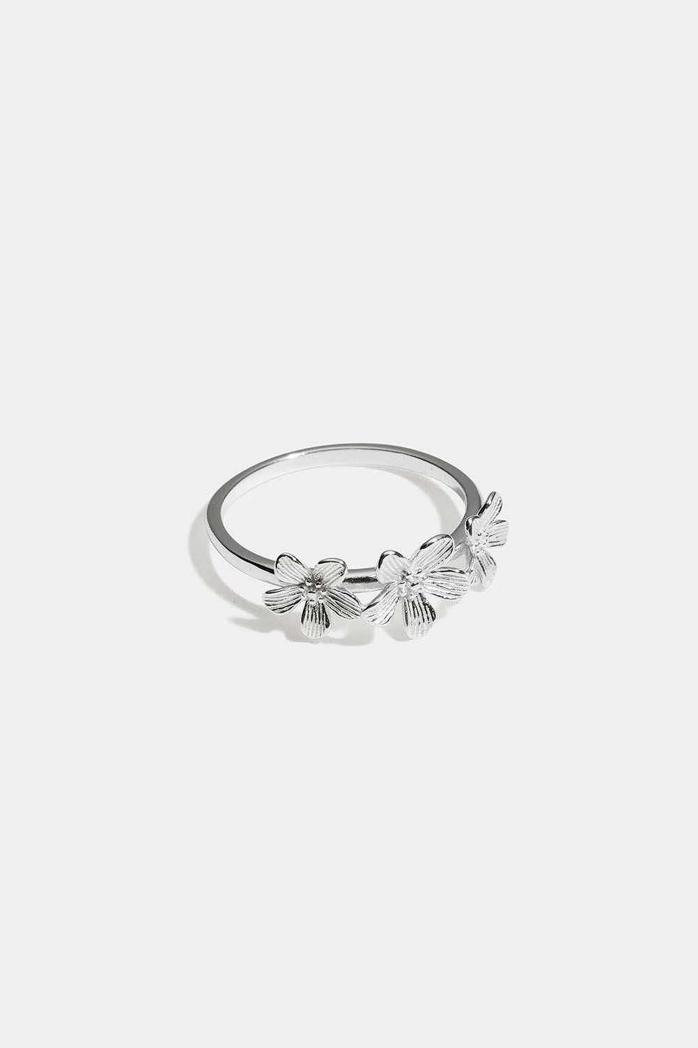 Ring i ekte sølv med blomster